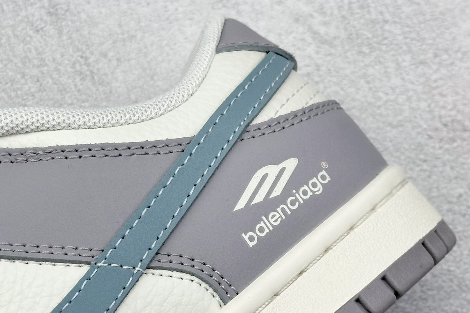260 Nike SB Dunk Low x Balenciaga 灰白蓝小钩 FX1588-307