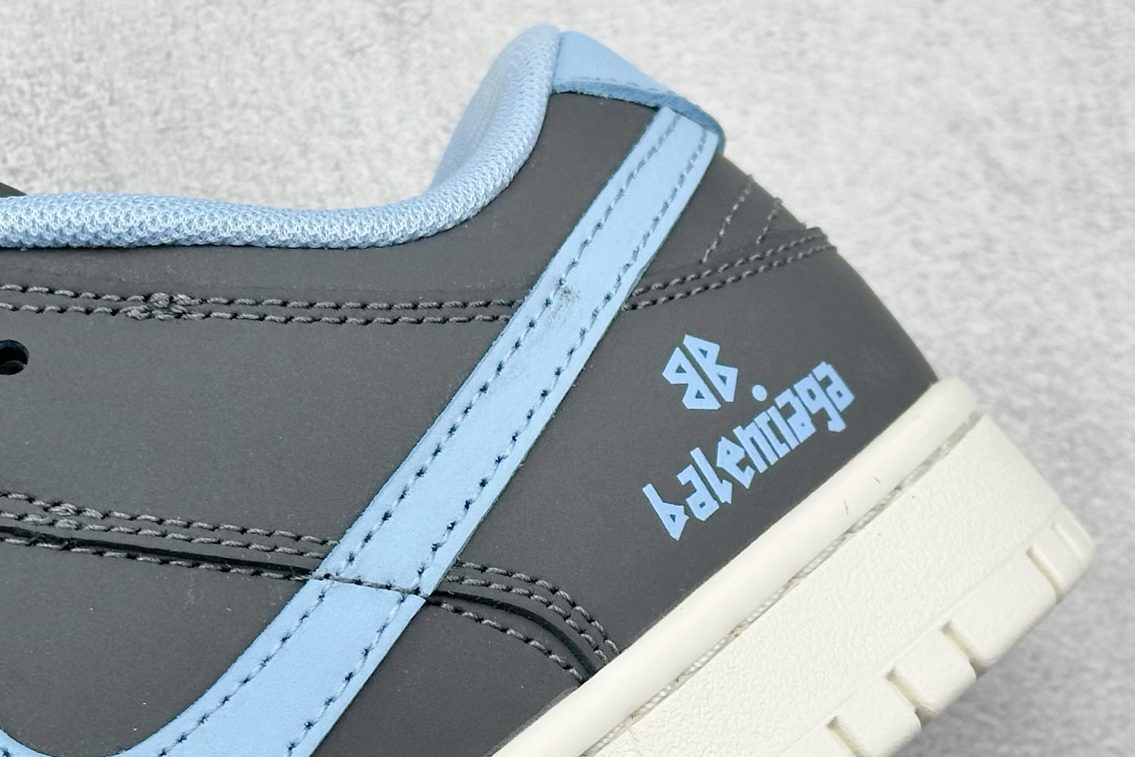 260 Nike SB Dunk Low x Balenciaga 灰蓝双小钩 FX1588-301