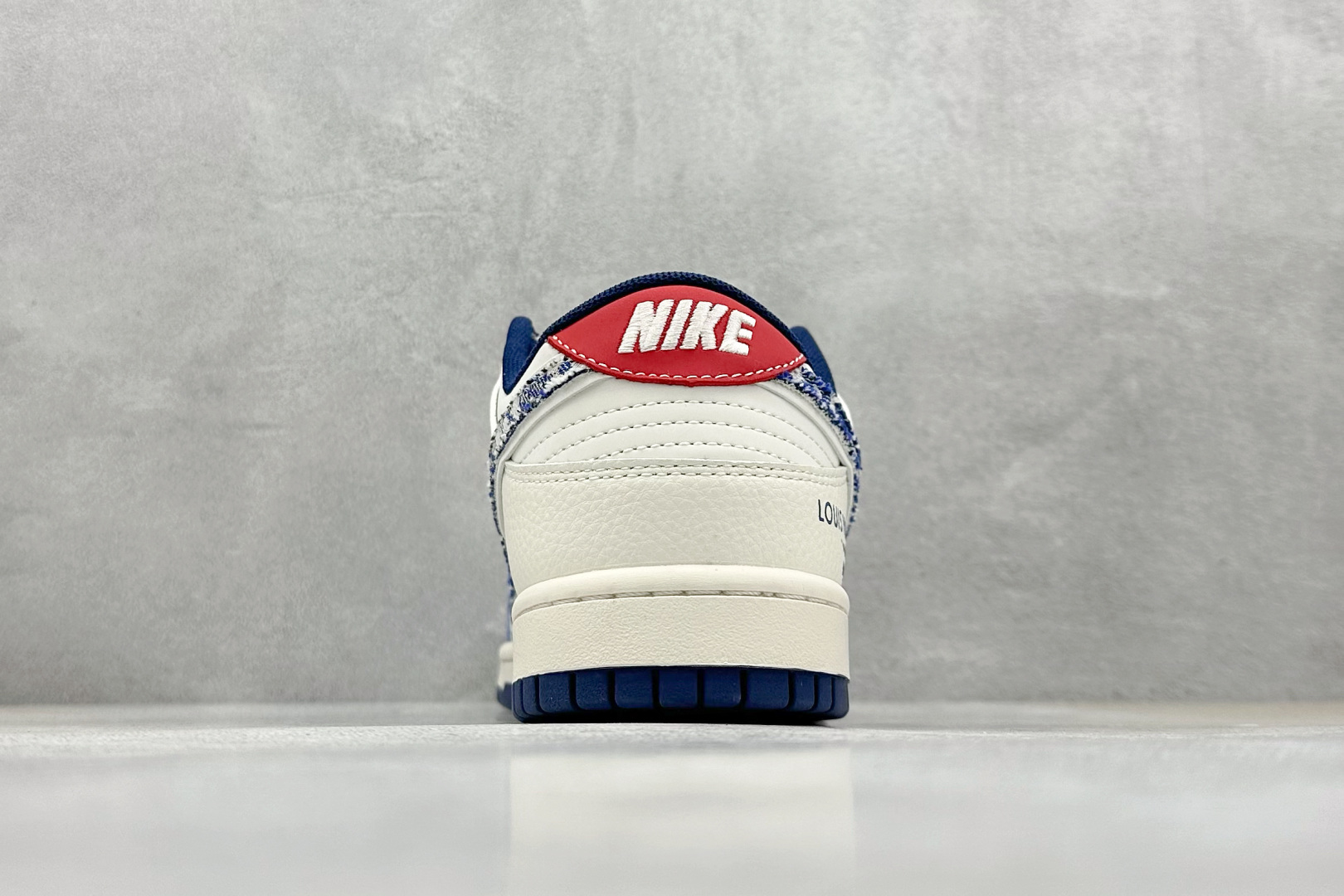 260 Nike SB Dunk Low x Louis Vuitton 蓝白牛仔 JY6988-112