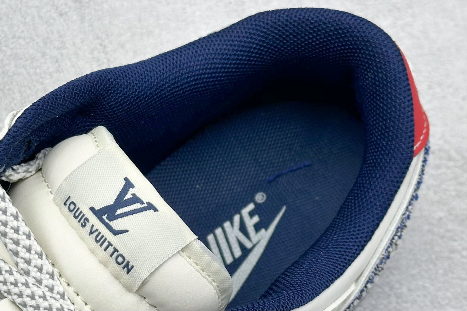 260 Nike SB Dunk Low x Louis Vuitton 蓝白牛仔 JY6988-112