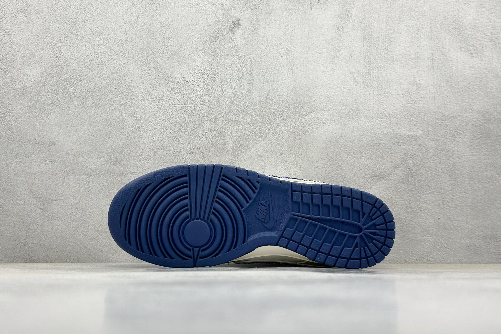 260 Nike SB Dunk Low x Louis Vuitton 蓝白牛仔 JY6988-112