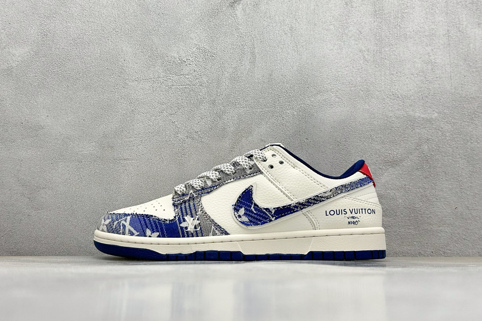 260 Nike SB Dunk Low x Louis Vuitton 蓝白牛仔 JY6988-112