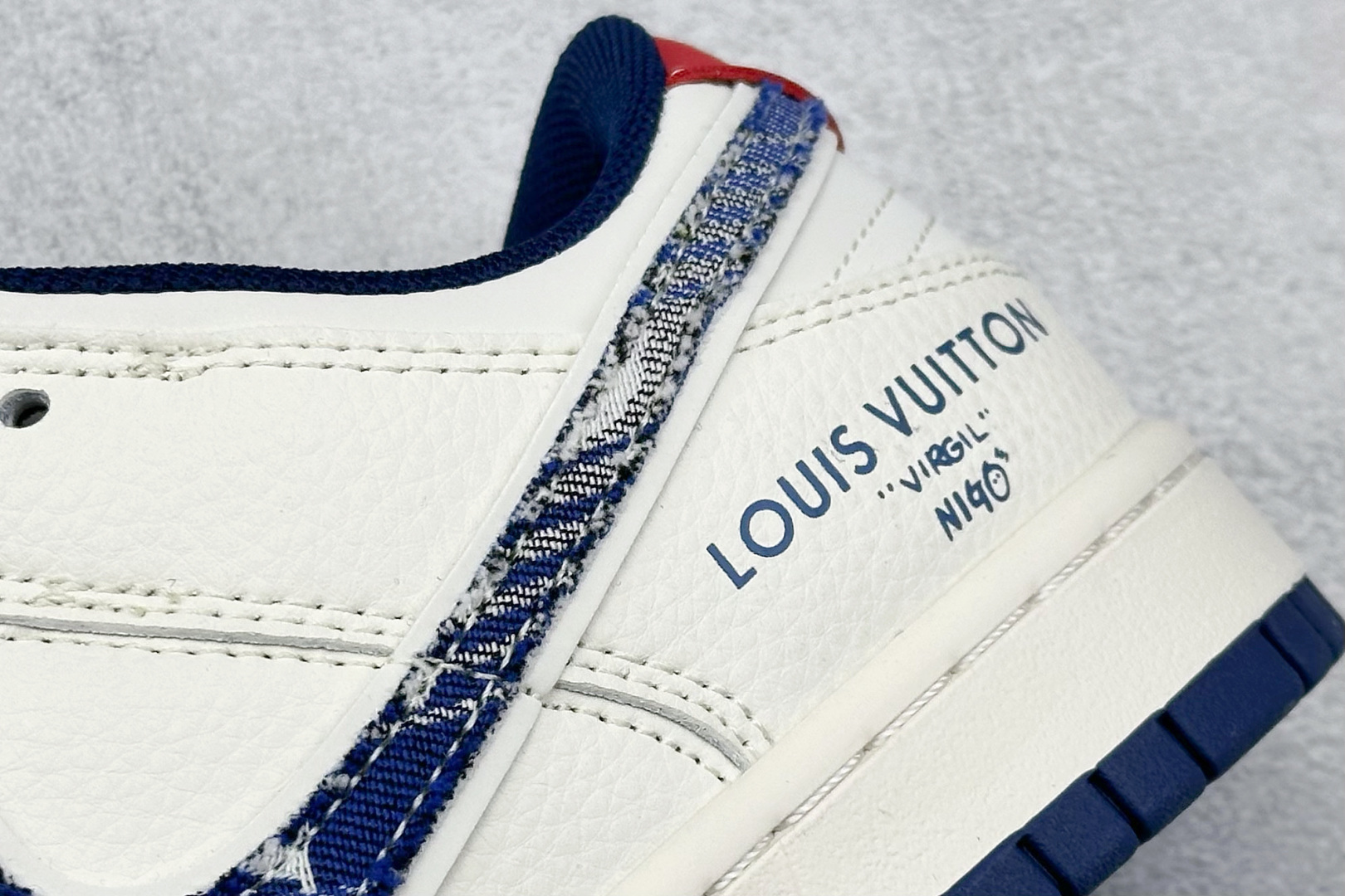 260 Nike SB Dunk Low x Louis Vuitton 蓝白牛仔 JY6988-112