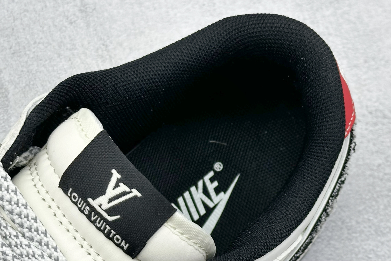 260 Nike SB Dunk Low x Louis Vuitton 黑白牛仔 JY6988-110