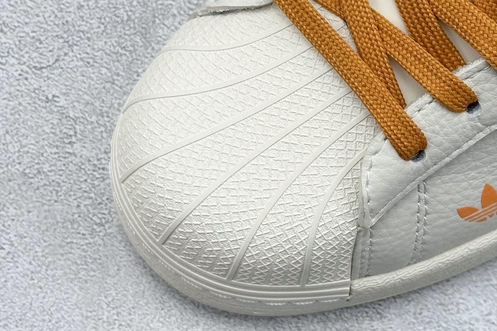240 AD Originals Superstar x Louis Vuitton 白橙 XS0005