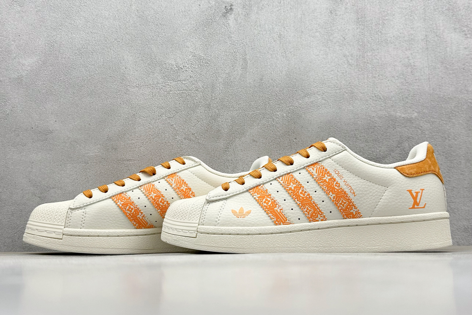 240 AD Originals Superstar x Louis Vuitton 白橙 XS0005