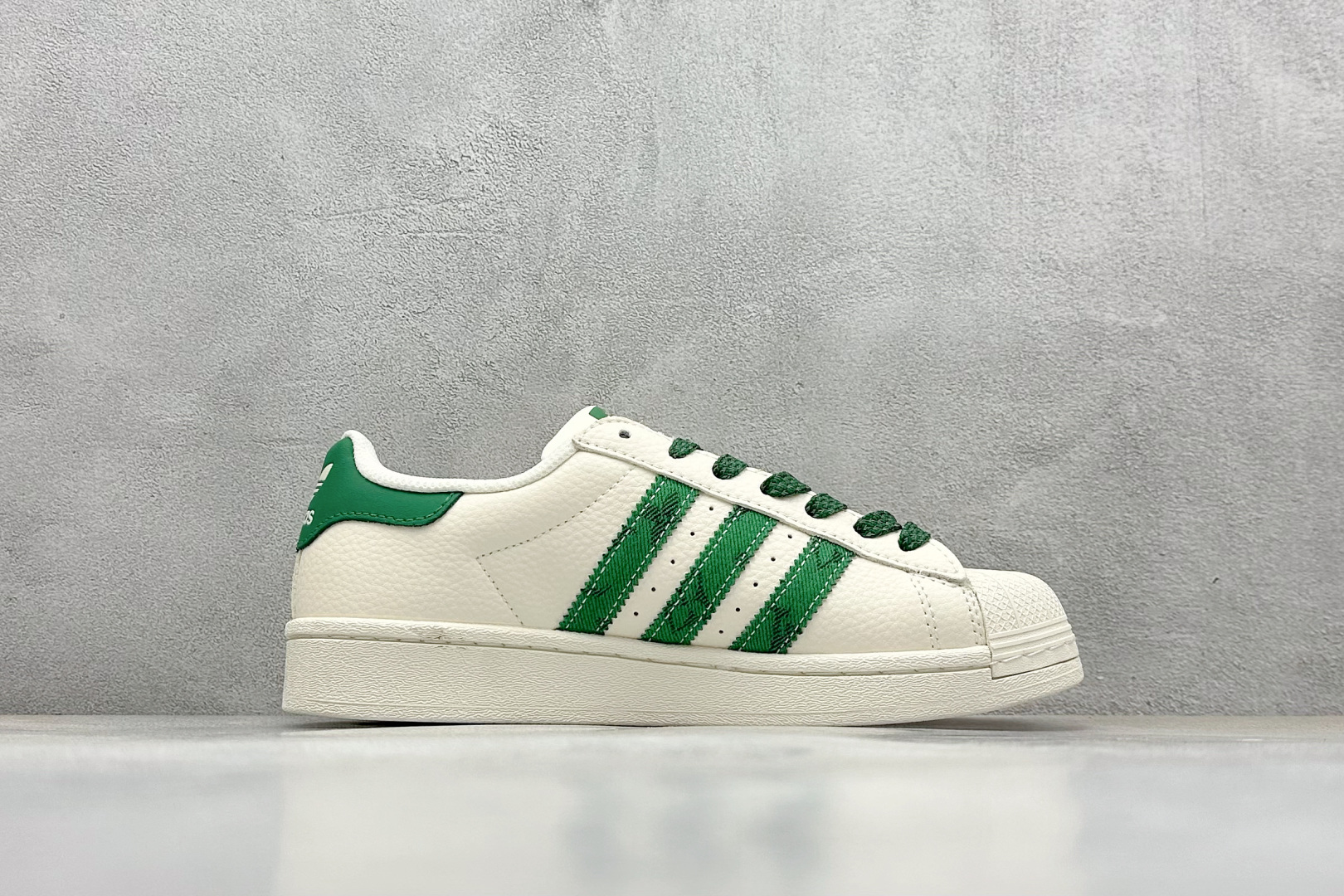 240 AD Originals Superstar x Louis Vuitton 白绿 XS0003