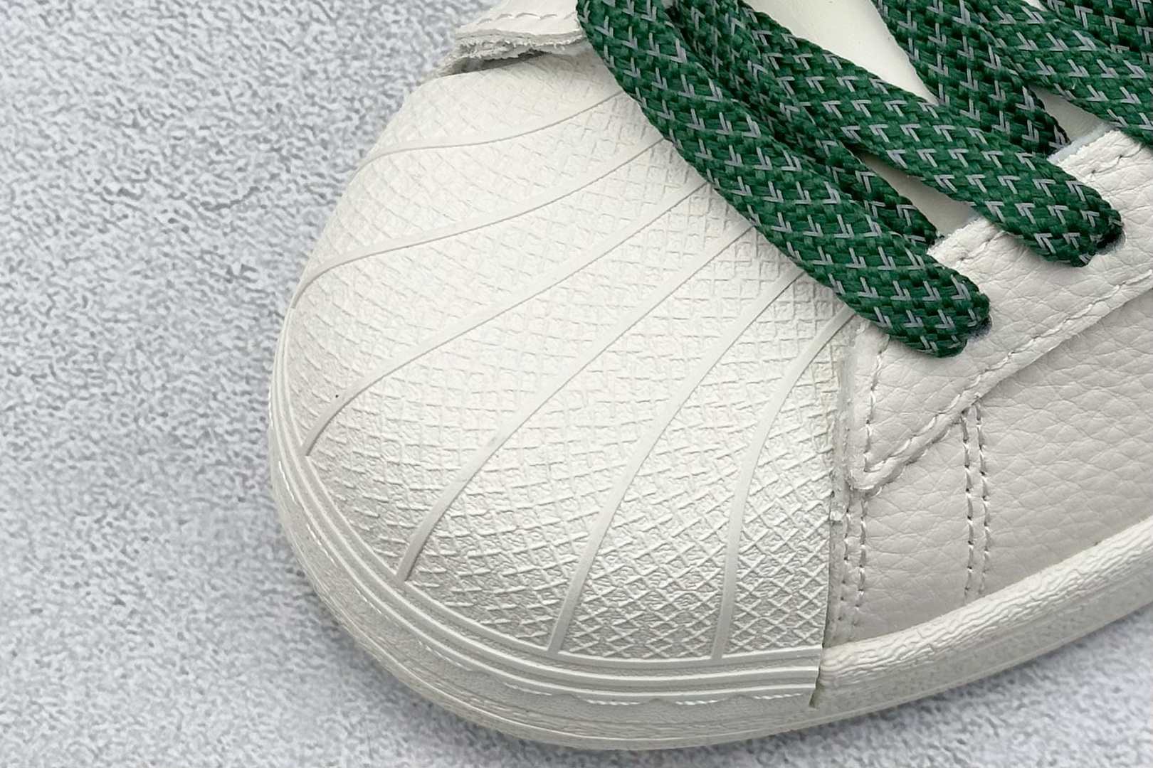 240 AD Originals Superstar x Louis Vuitton 白绿 XS0003