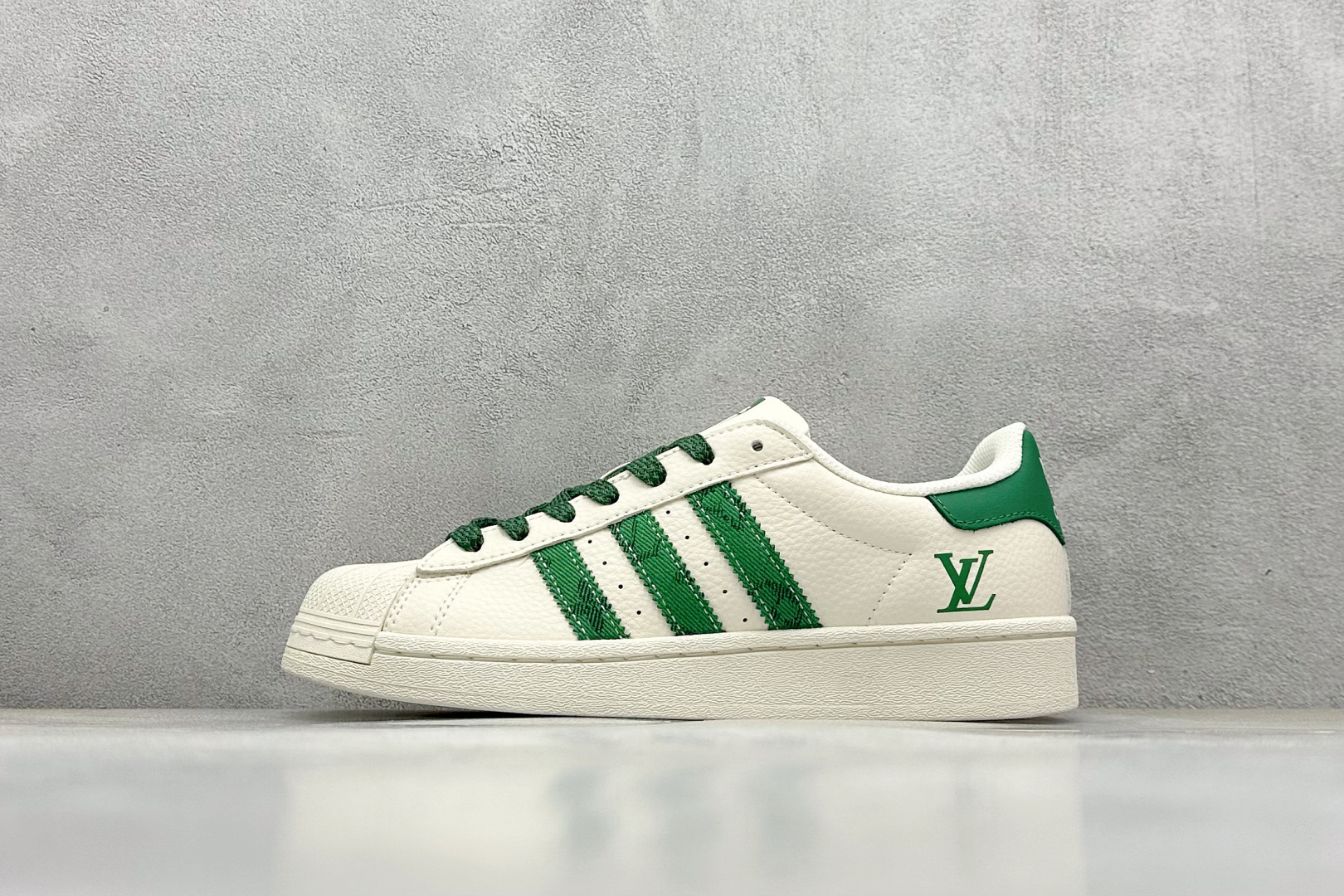 240 AD Originals Superstar x Louis Vuitton 白绿 XS0003