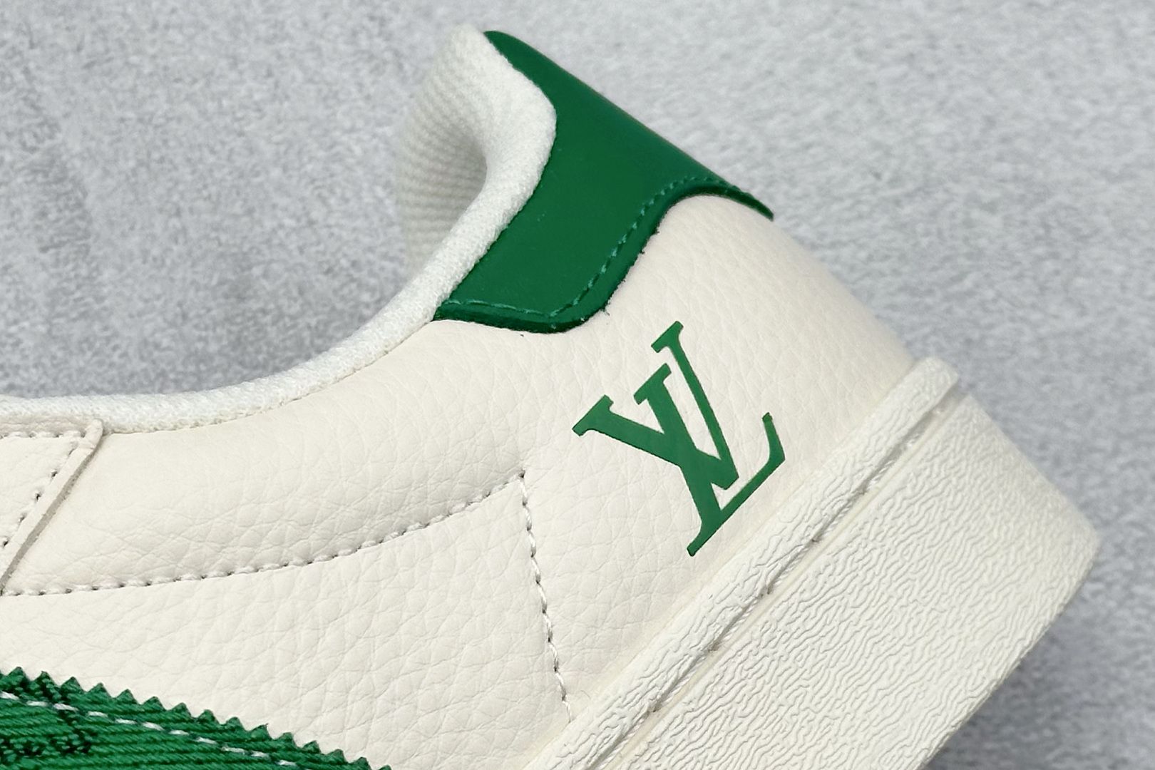 240 AD Originals Superstar x Louis Vuitton 白绿 XS0003