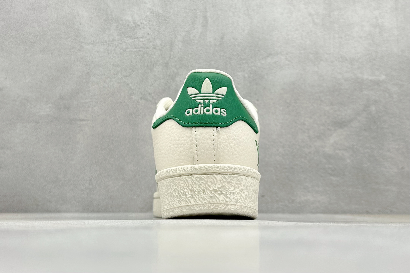 240 AD Originals Superstar x Louis Vuitton 白绿 XS0003