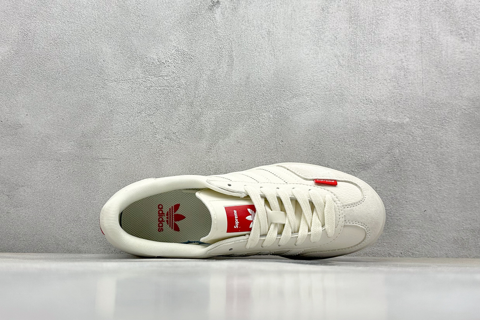 260 AD Originals Gazelle INdoor x Supreme 白红 三叶草休闲防滑耐磨低帮板鞋 DM1234-007