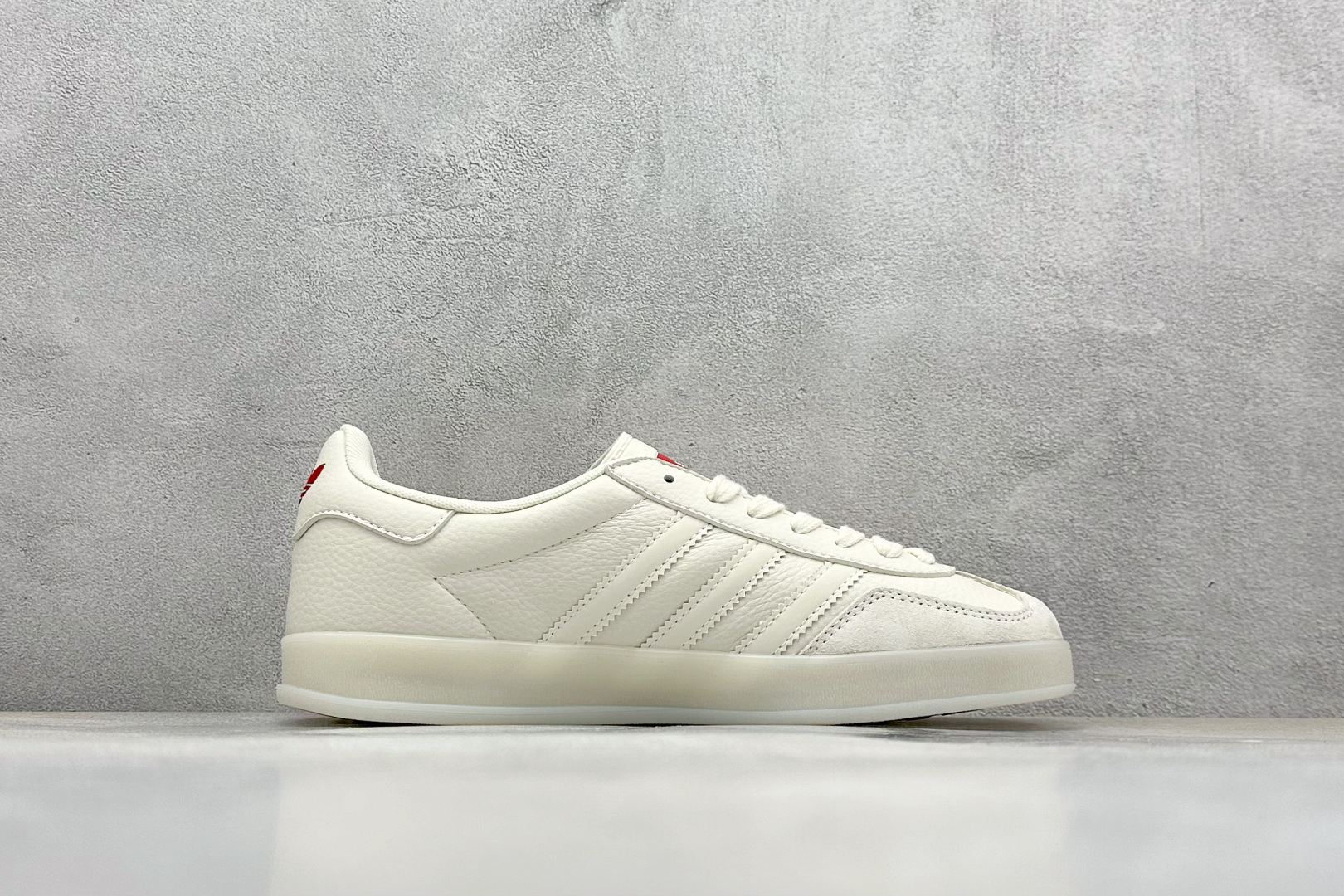 260 AD Originals Gazelle INdoor x Supreme 白红 三叶草休闲防滑耐磨低帮板鞋 DM1234-007