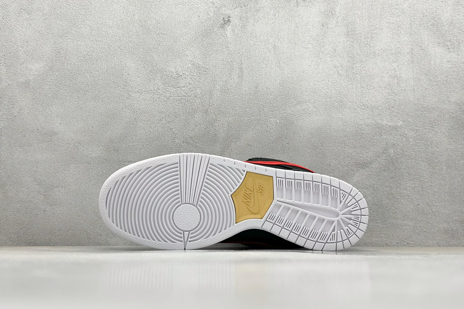 220 NIKE SB Dunk Low 黑红帆布 FN5880-001