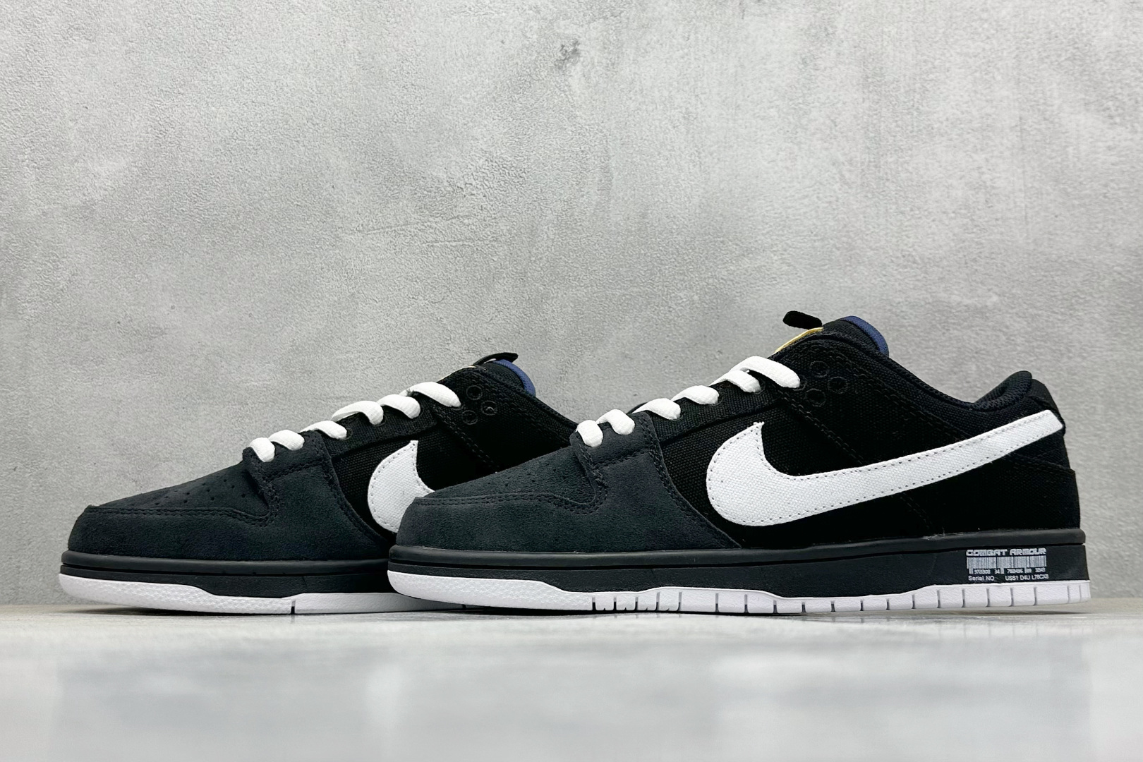 220 NIKE SB Dunk Low 黑白帆布 DX6775-400