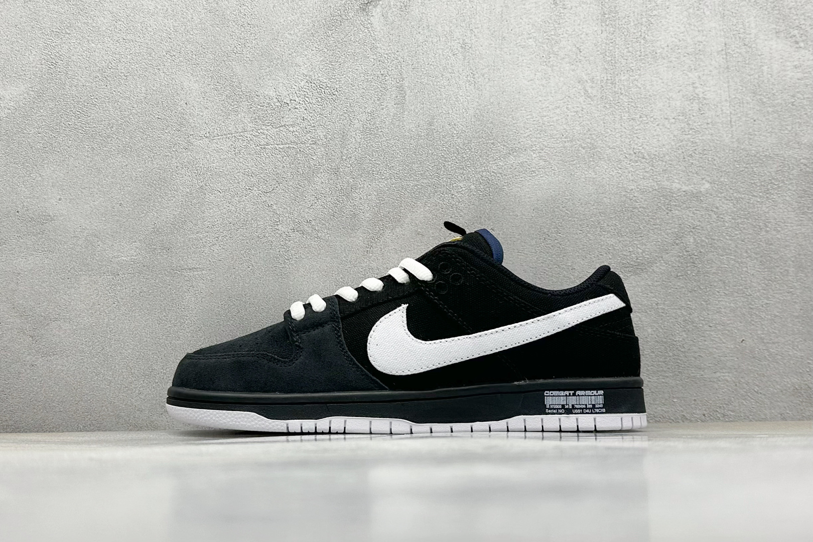 220 NIKE SB Dunk Low 黑白帆布 DX6775-400