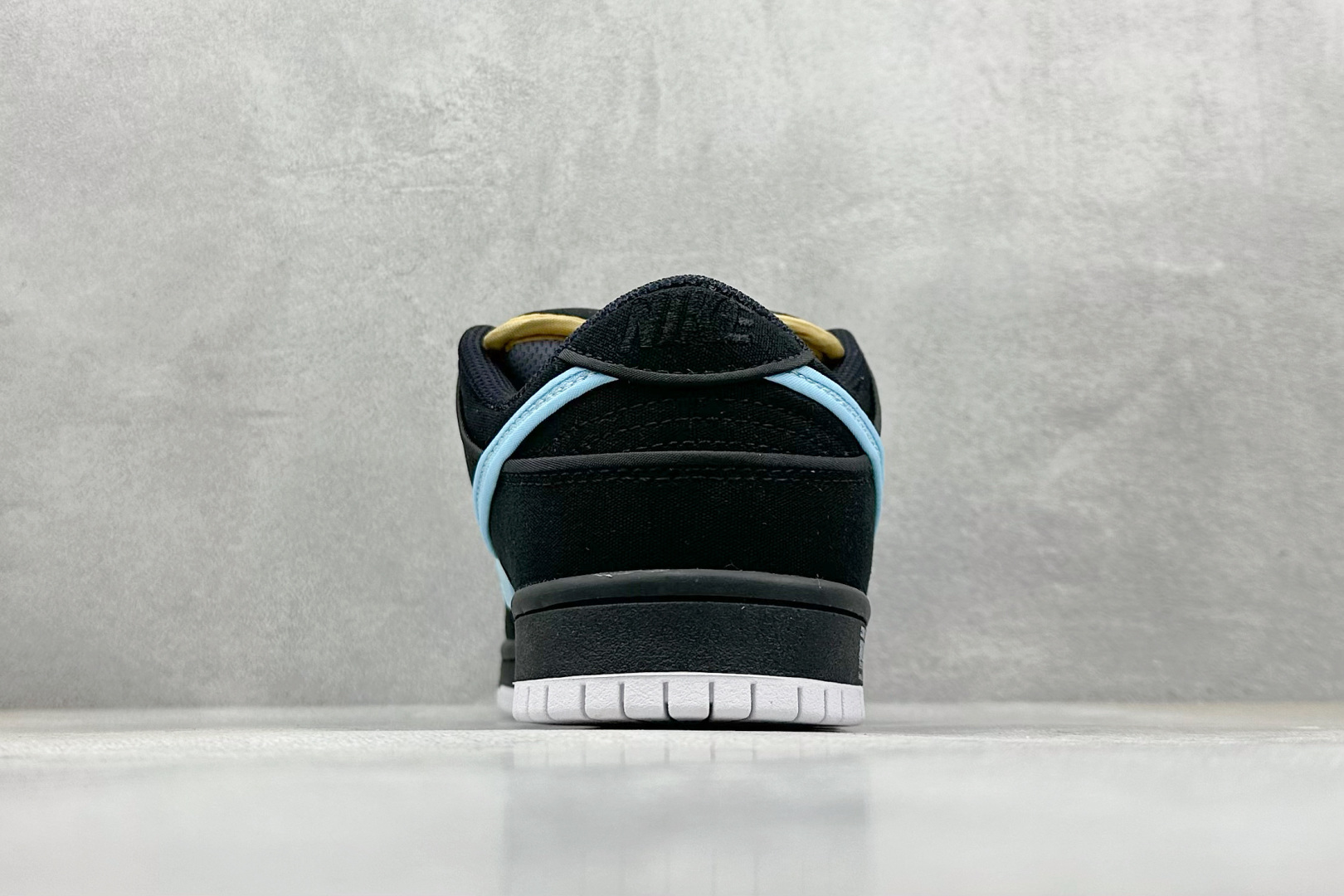 220 NIKE SB Dunk Low 黑蓝帆布 FN5880-001