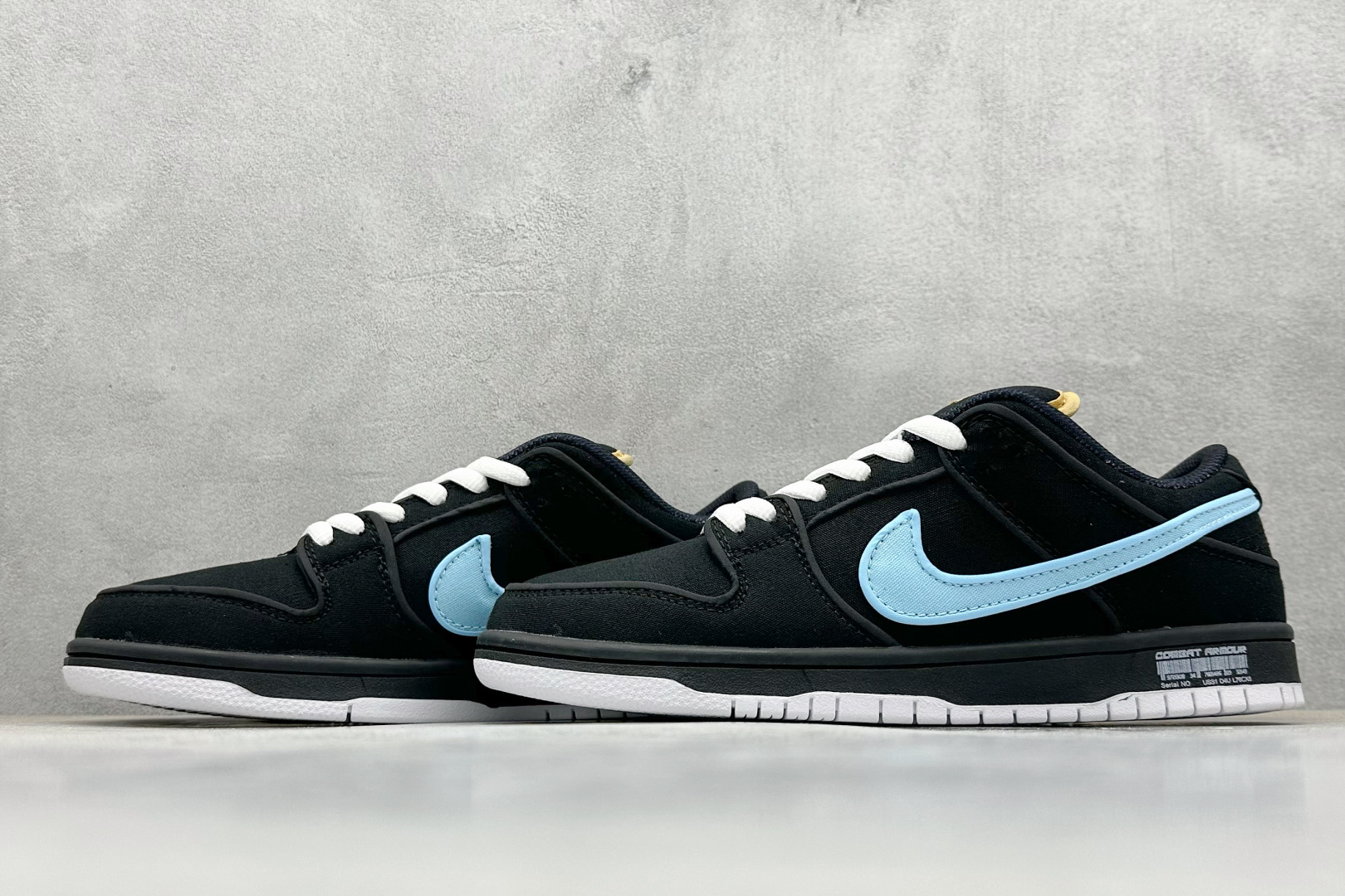 220 NIKE SB Dunk Low 黑蓝帆布 FN5880-001