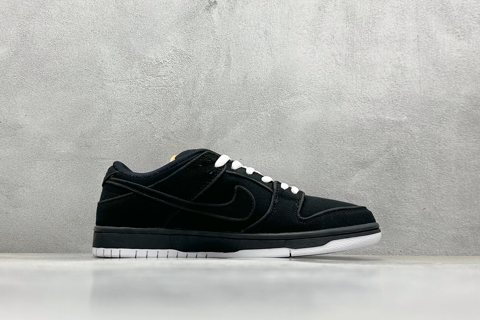 NIKE SB Dunk Low 全黑帆布 FN5880-001