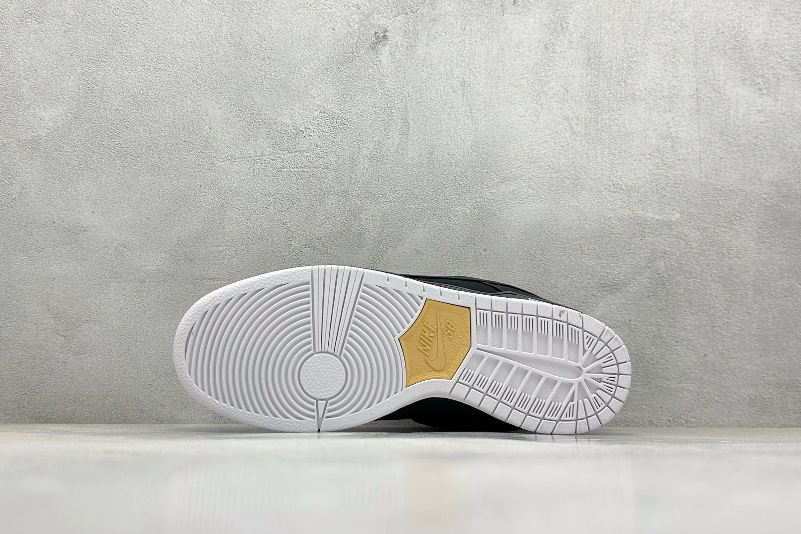 NIKE SB Dunk Low 全黑帆布 FN5880-001