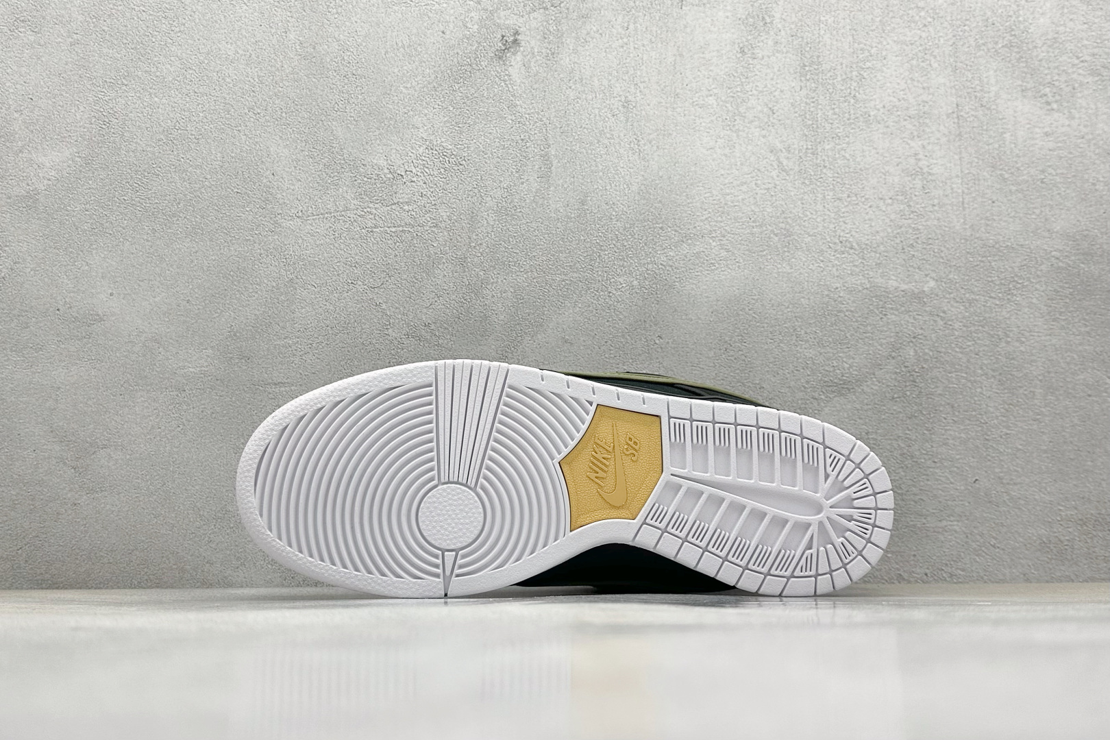 NIKE SB Dunk Low 黑绿帆布 FN5880-001