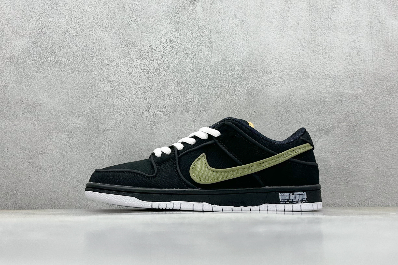 NIKE SB Dunk Low 黑绿帆布 FN5880-001