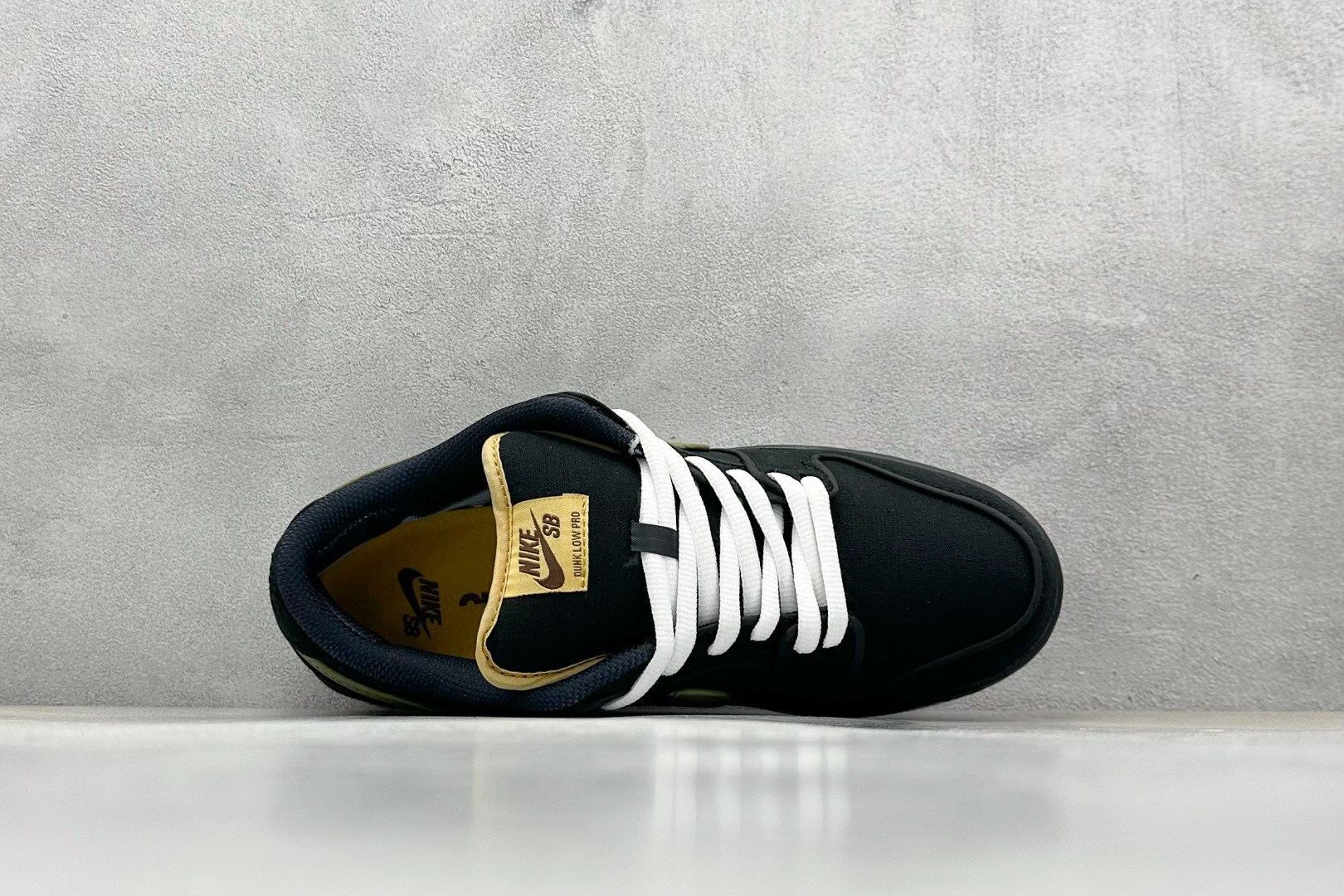 NIKE SB Dunk Low 黑绿帆布 FN5880-001