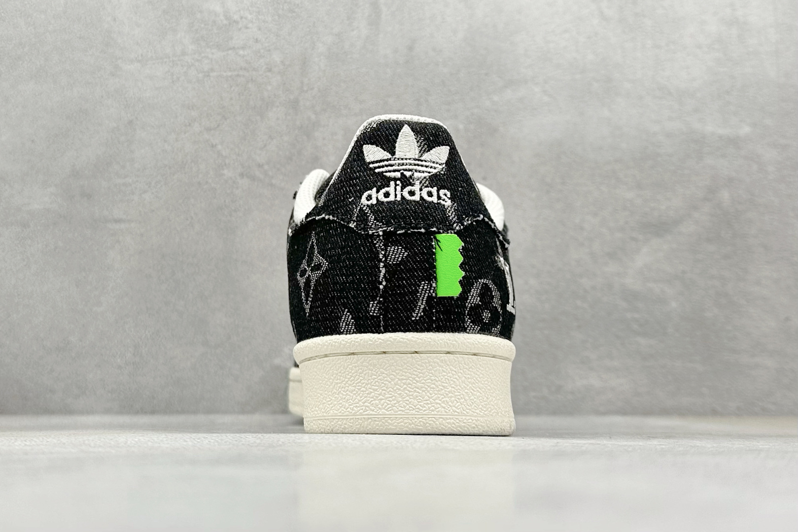 170 AD Originals Superstar x Louis Vuitton 白黑 IG1988
