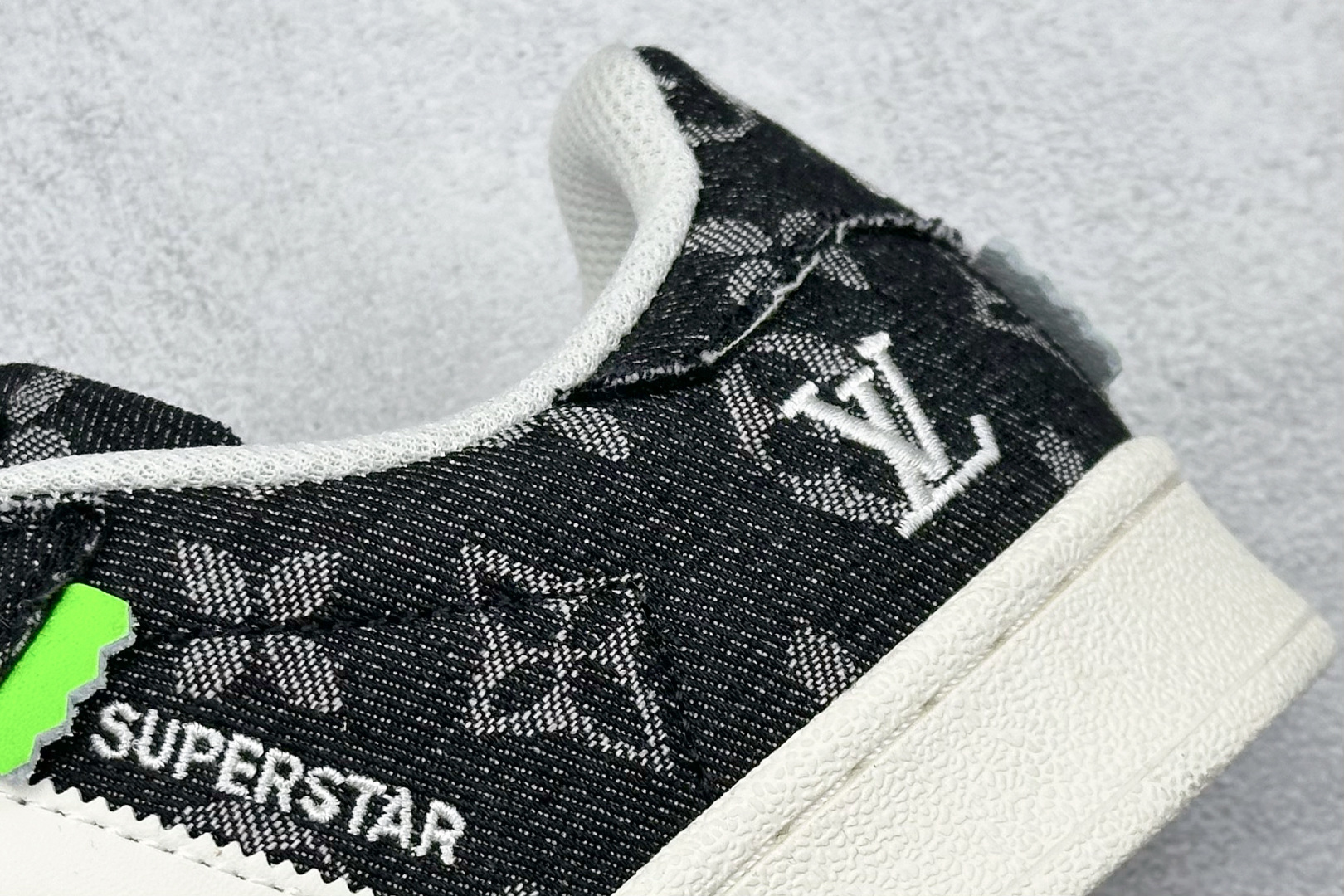 170 AD Originals Superstar x Louis Vuitton 白黑 IG1988
