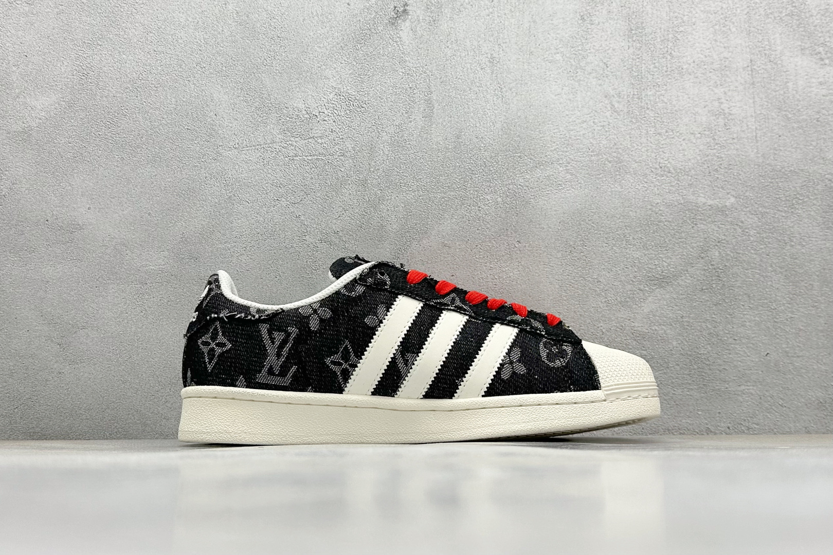 170 AD Originals Superstar x Louis Vuitton 白黑 IG1988