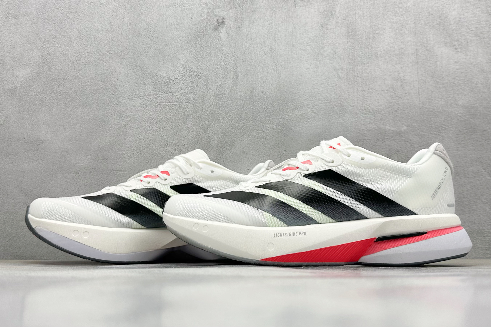 200 Adidas Adizero Boston 13 阿迪透气低帮跑步鞋 JS4934