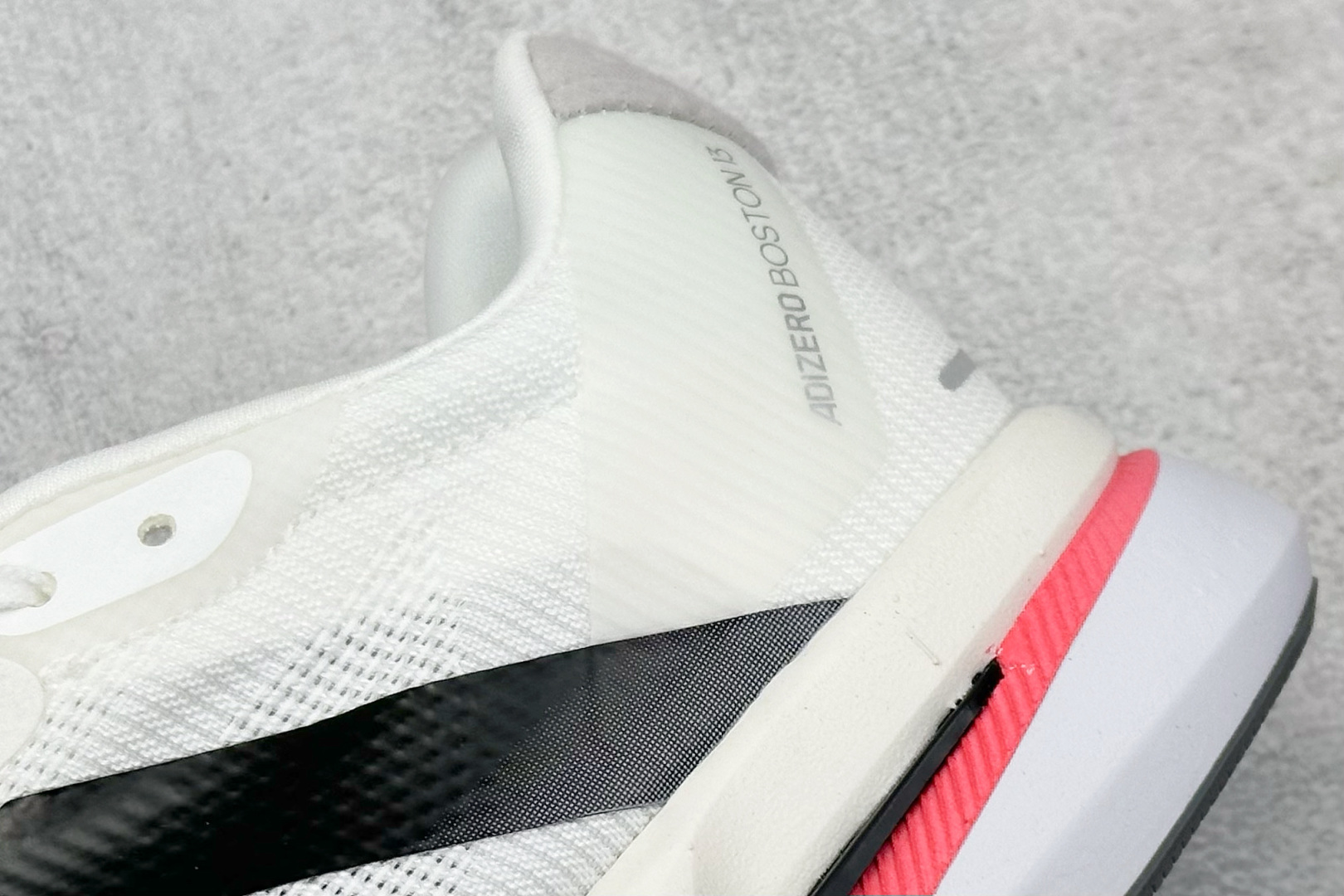 200 Adidas Adizero Boston 13 阿迪透气低帮跑步鞋 JS4934