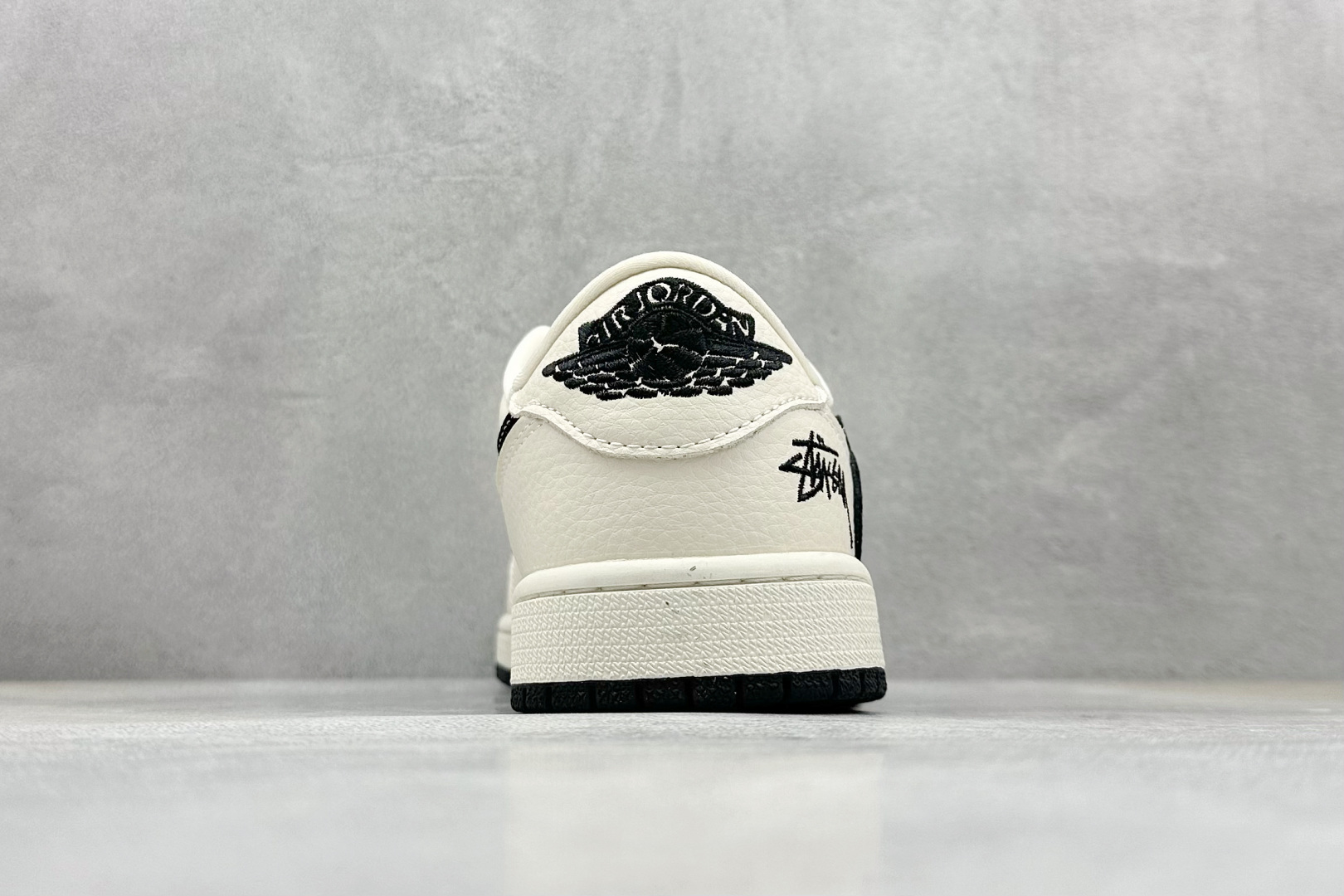Travis Scott x Fragment Design x Air Jordan 1 Low OG SP AJ1 斯图西联名 米黑小倒钩 低帮文化休闲板鞋 XS2024-043