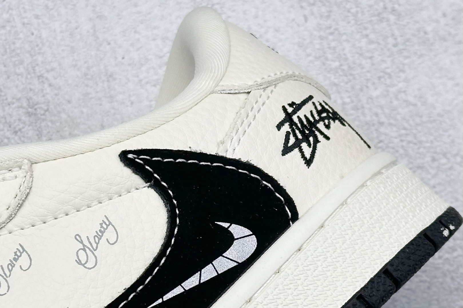 Travis Scott x Fragment Design x Air Jordan 1 Low OG SP AJ1 斯图西联名 米黑小倒钩 低帮文化休闲板鞋 XS2024-043