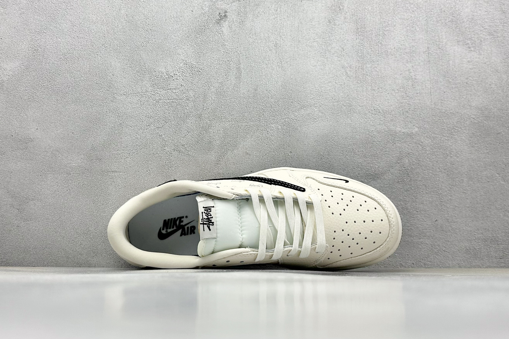 Travis Scott x Fragment Design x Air Jordan 1 Low OG SP AJ1 斯图西联名 米黑小倒钩 低帮文化休闲板鞋 XS2024-043