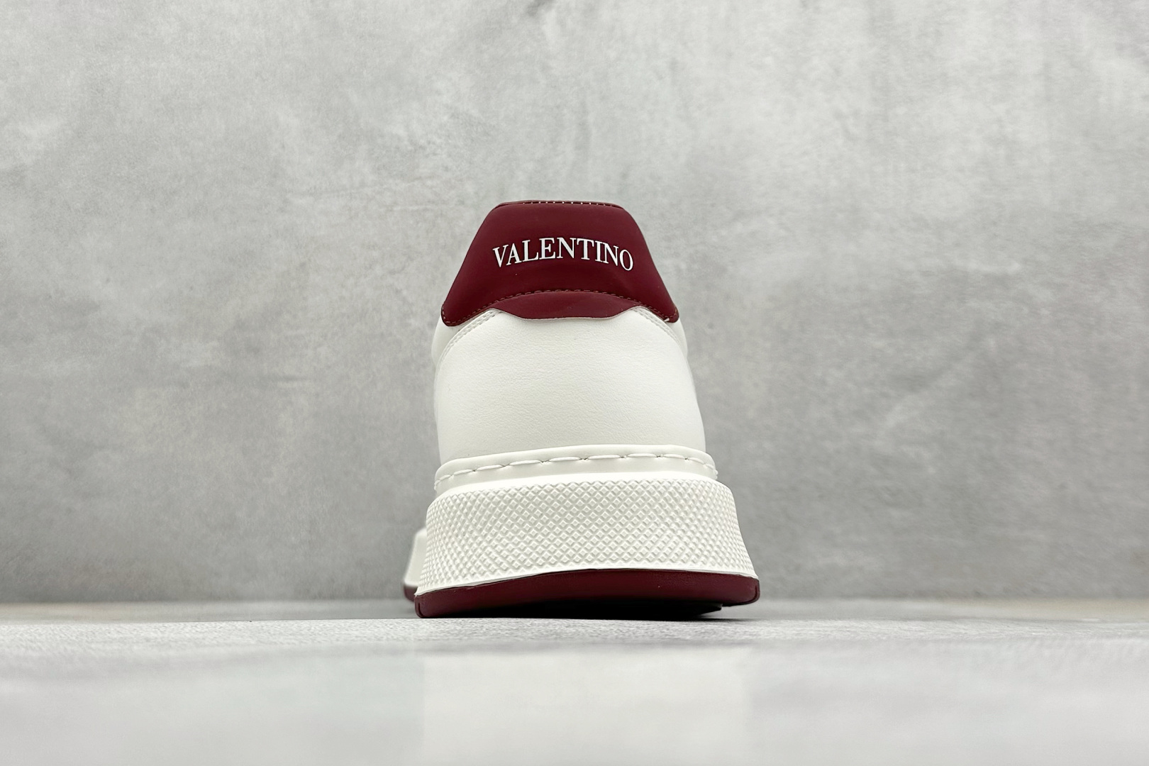 Valentino 华伦天奴 Rockstud untitled 厚底休闲铆钉小白鞋