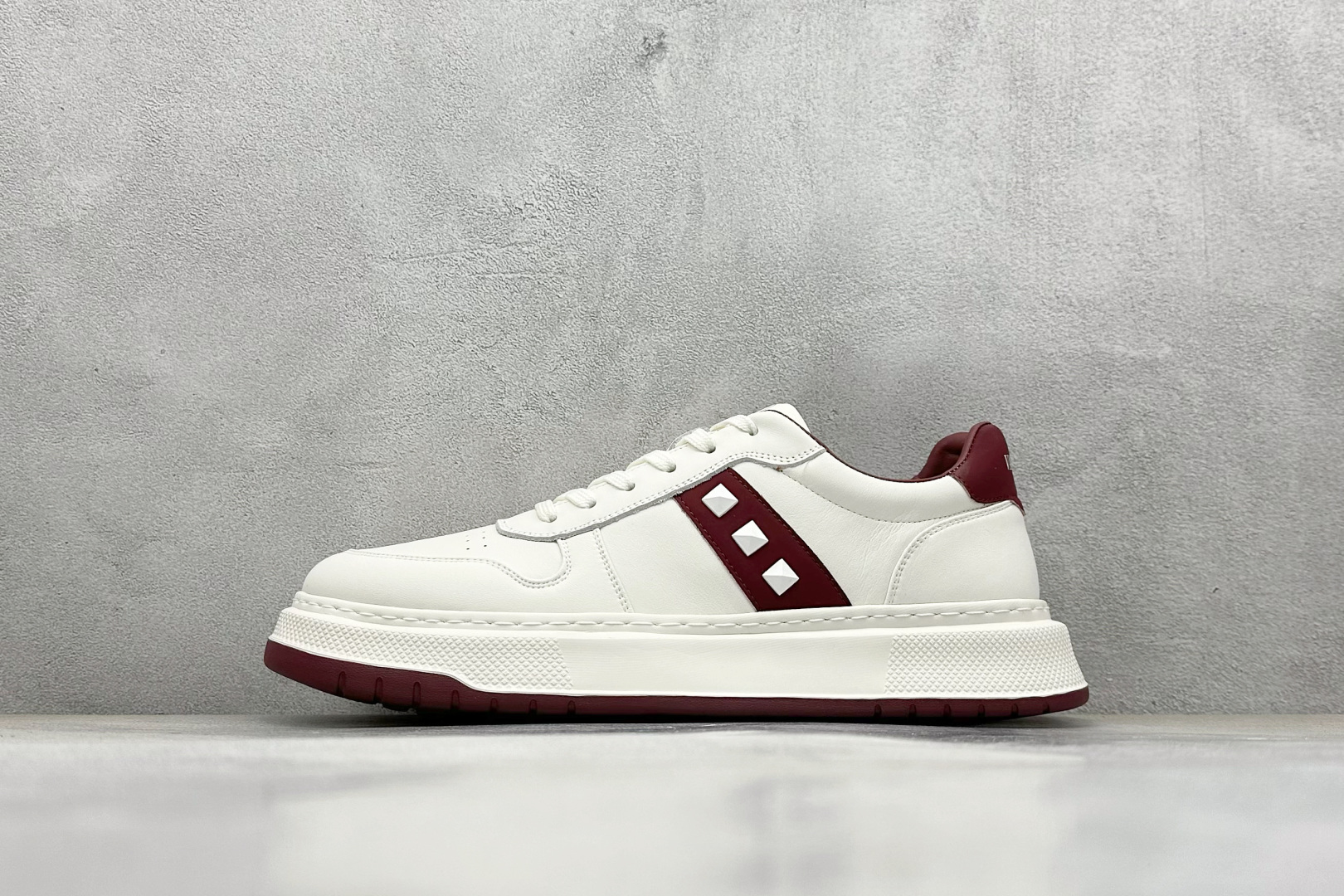 Valentino 华伦天奴 Rockstud untitled 厚底休闲铆钉小白鞋