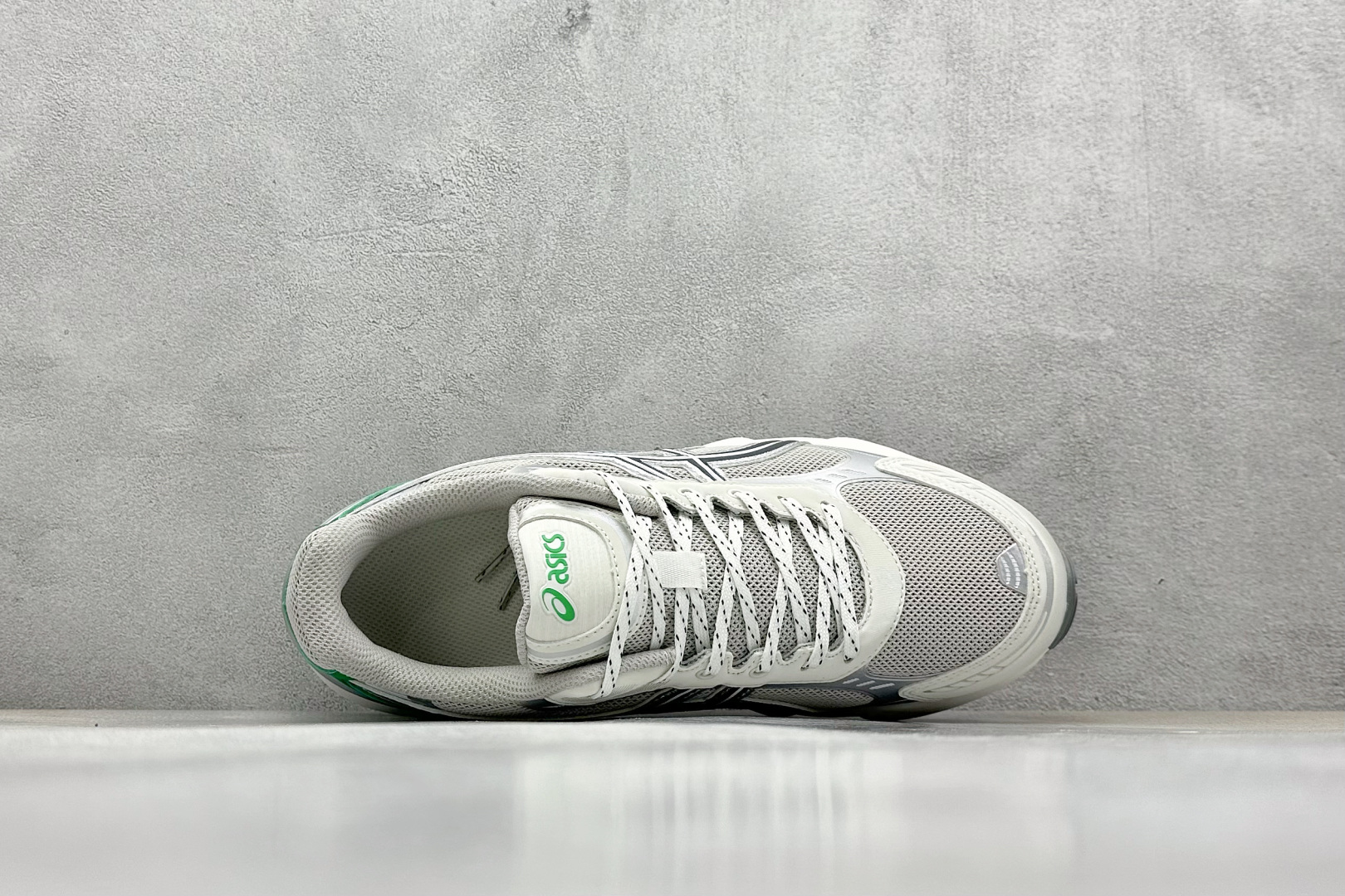  
Asics Gel-Kinetic Fluent 亚瑟士运动休闲透气专业跑鞋 
新一代缓震未来感跑鞋