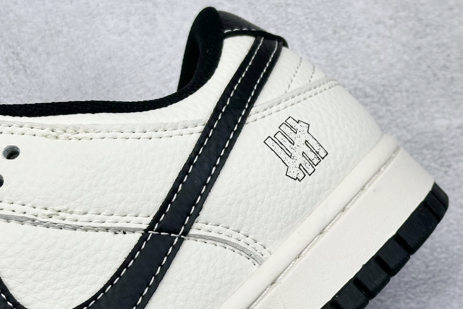  
Nike SB Dunk Low x UNDEFEATED 黑白
纯原大厂出品 极力推荐
原装头层材