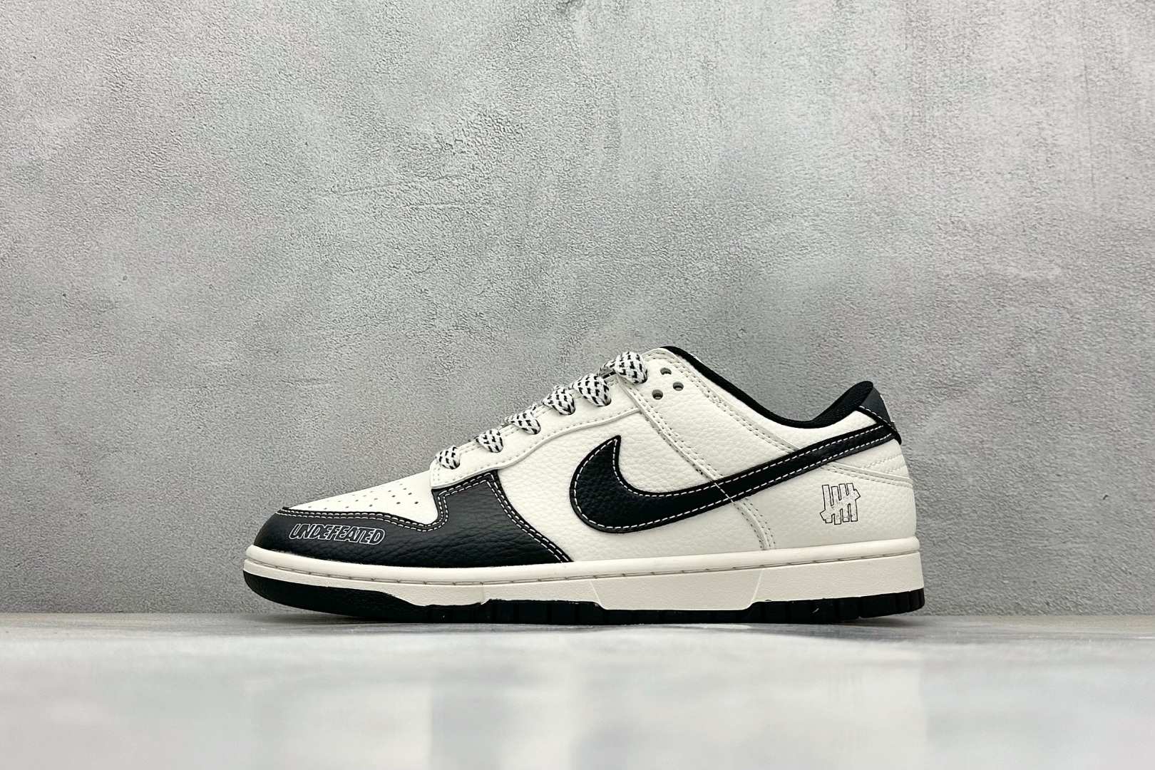  
Nike SB Dunk Low x UNDEFEATED 黑白
纯原大厂出品 极力推荐
原装头层材
