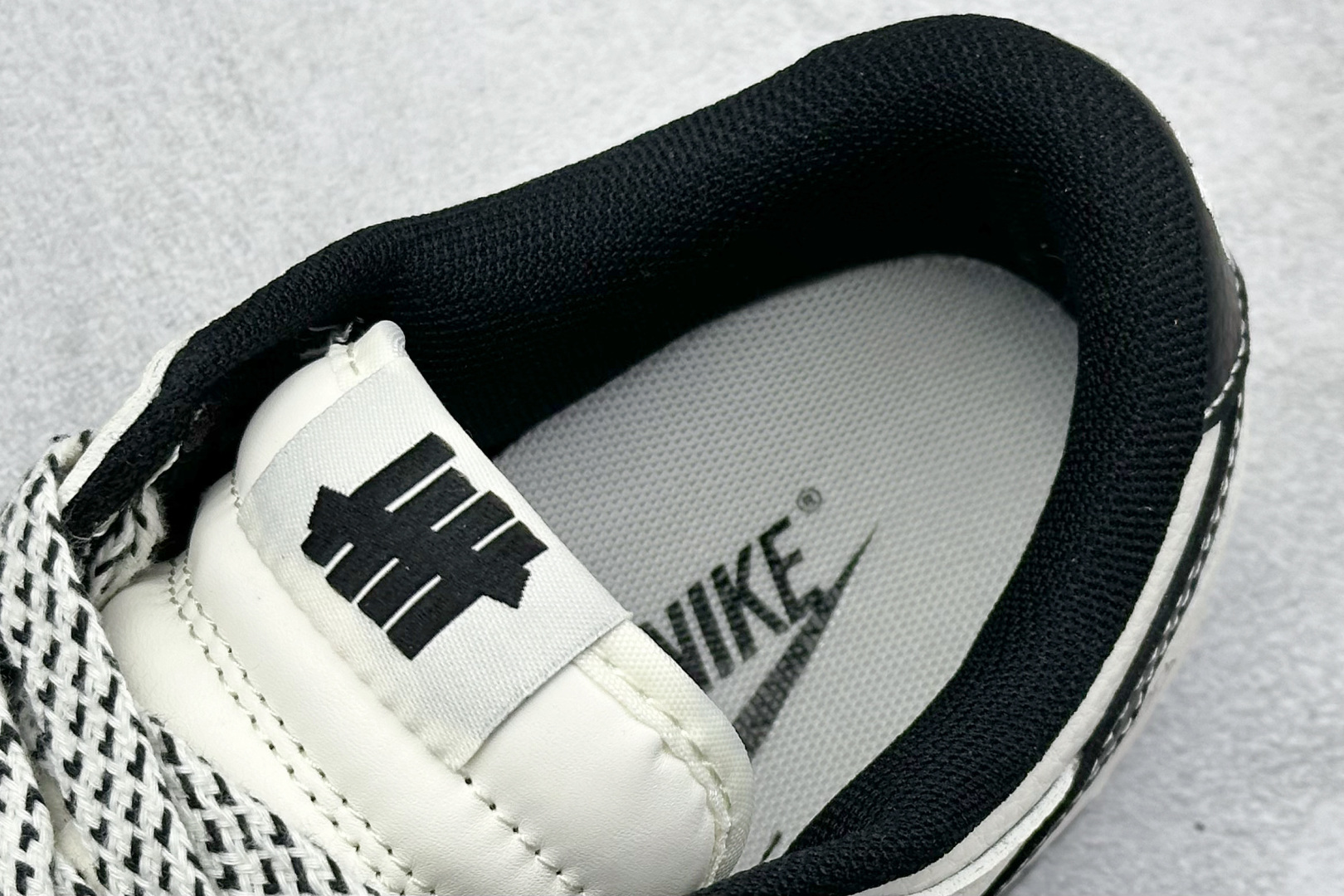  
Nike SB Dunk Low x UNDEFEATED 黑白
纯原大厂出品 极力推荐
原装头层材