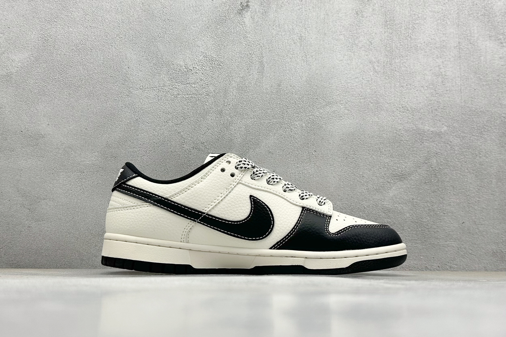  
Nike SB Dunk Low x UNDEFEATED 黑白
纯原大厂出品 极力推荐
原装头层材