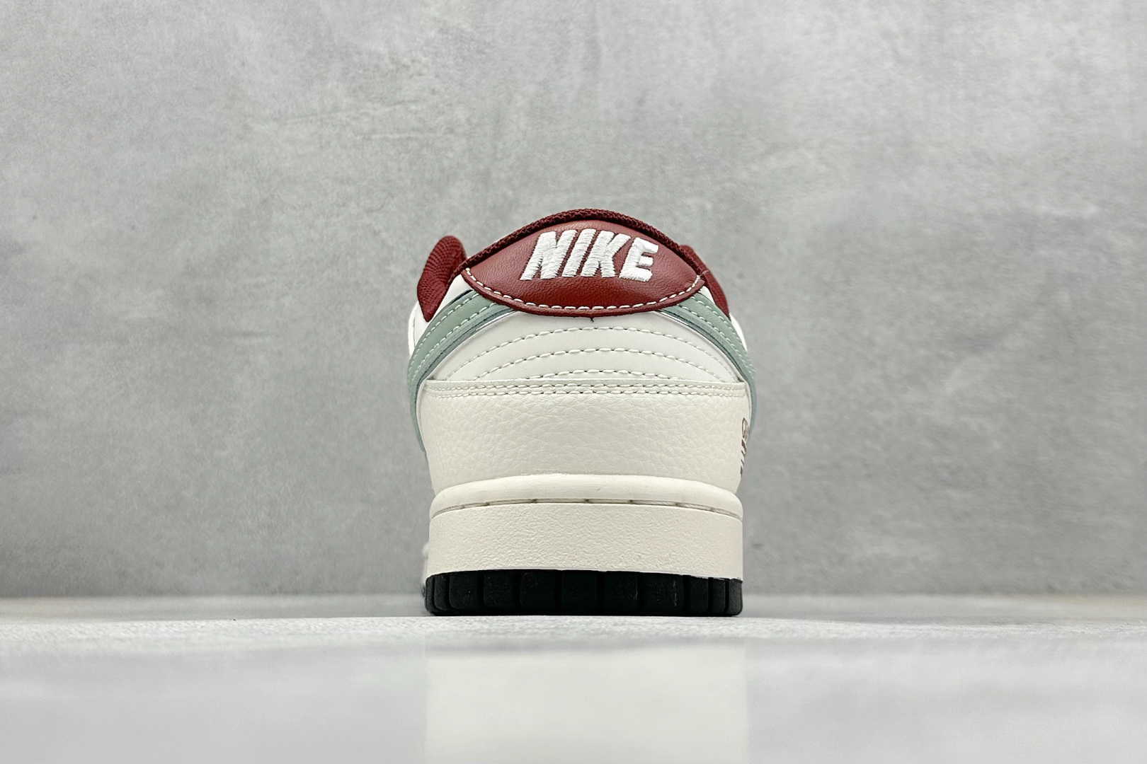  
Nike SB Dunk Low x GUCCI 白绿红小钩
纯原大厂出品 极力推荐
原装头层材料 