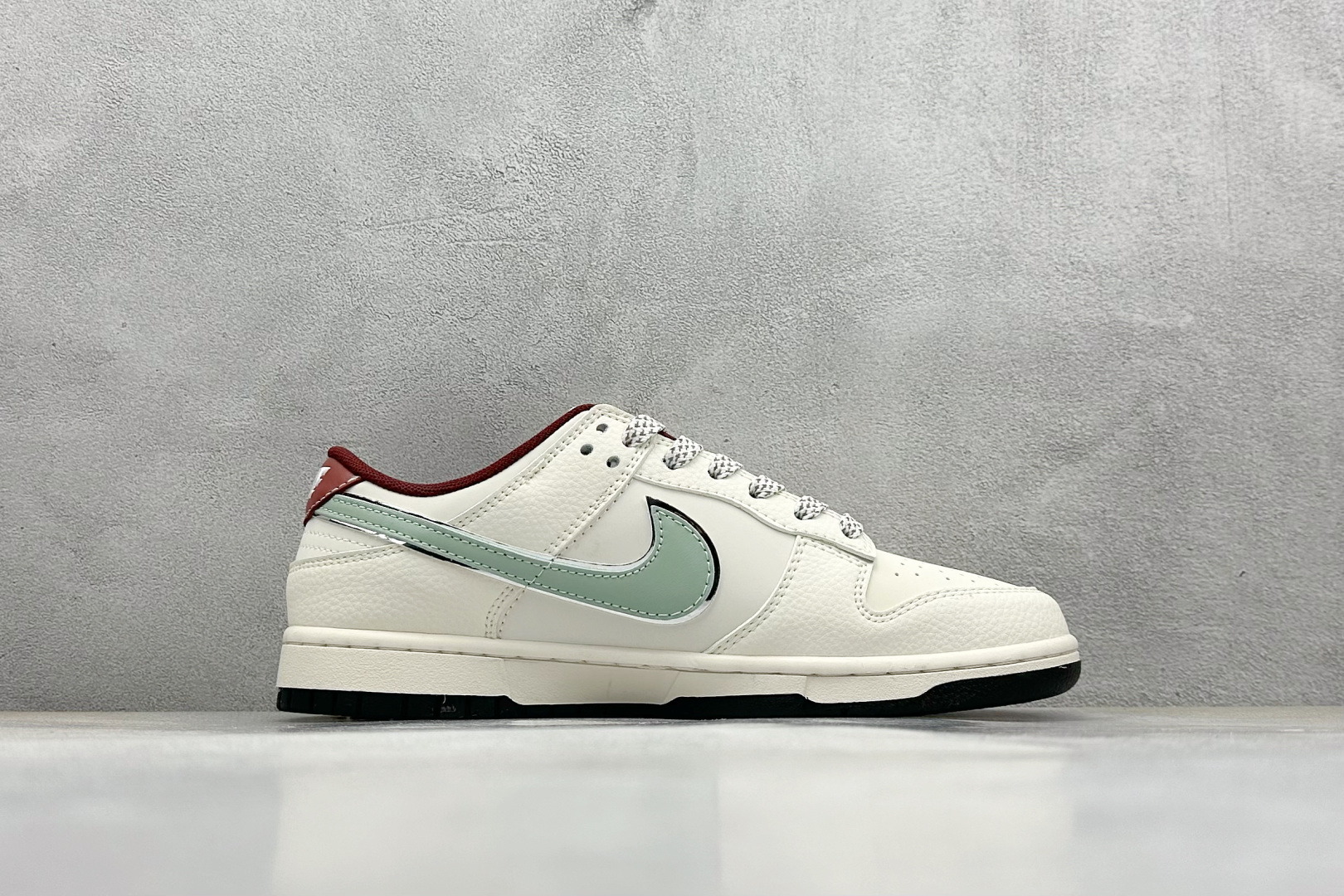  
Nike SB Dunk Low x GUCCI 白绿红小钩
纯原大厂出品 极力推荐
原装头层材料 