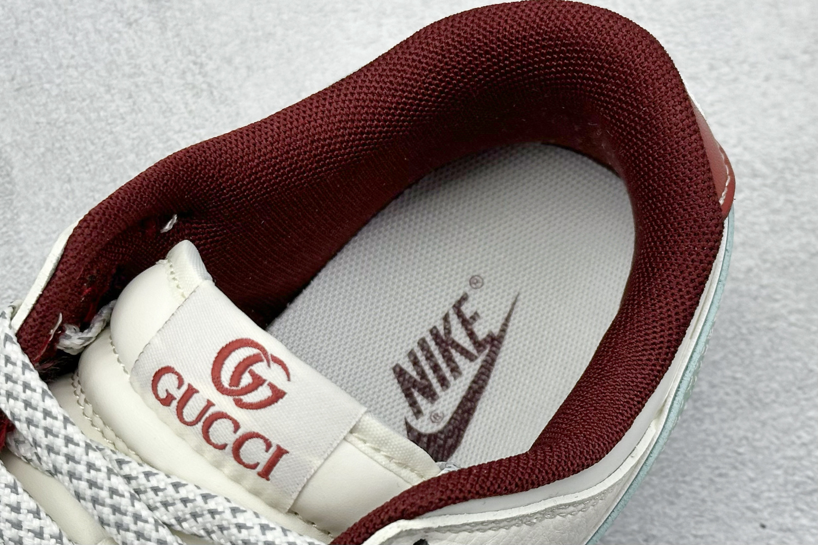  
Nike SB Dunk Low x GUCCI 白绿红小钩
纯原大厂出品 极力推荐
原装头层材料 