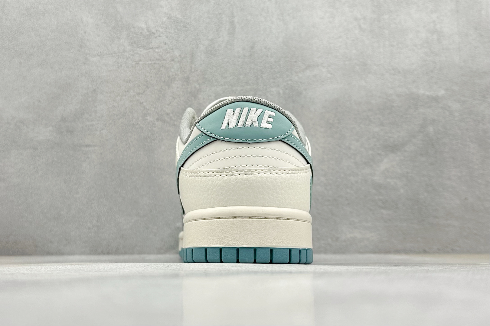  
Nike SB Dunk Low x BAPE 灰白蓝
纯原大厂出品 极力推荐
原装头层材料 独家版