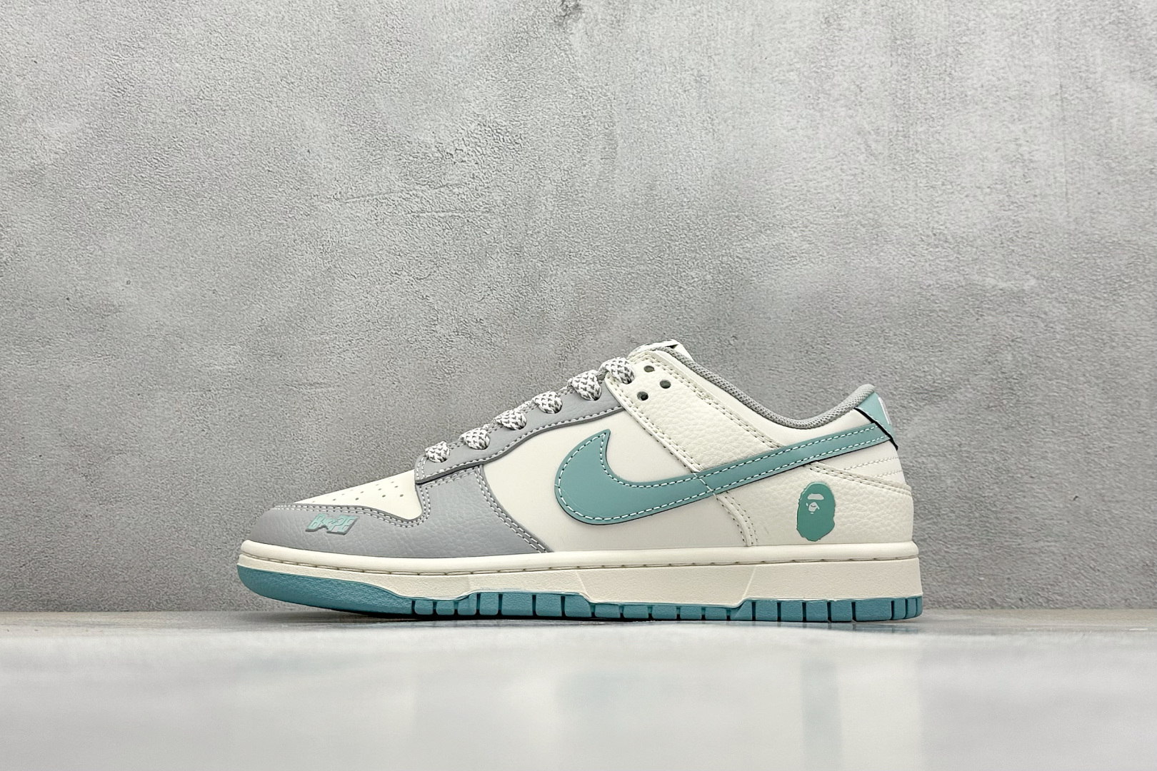  
Nike SB Dunk Low x BAPE 灰白蓝
纯原大厂出品 极力推荐
原装头层材料 独家版