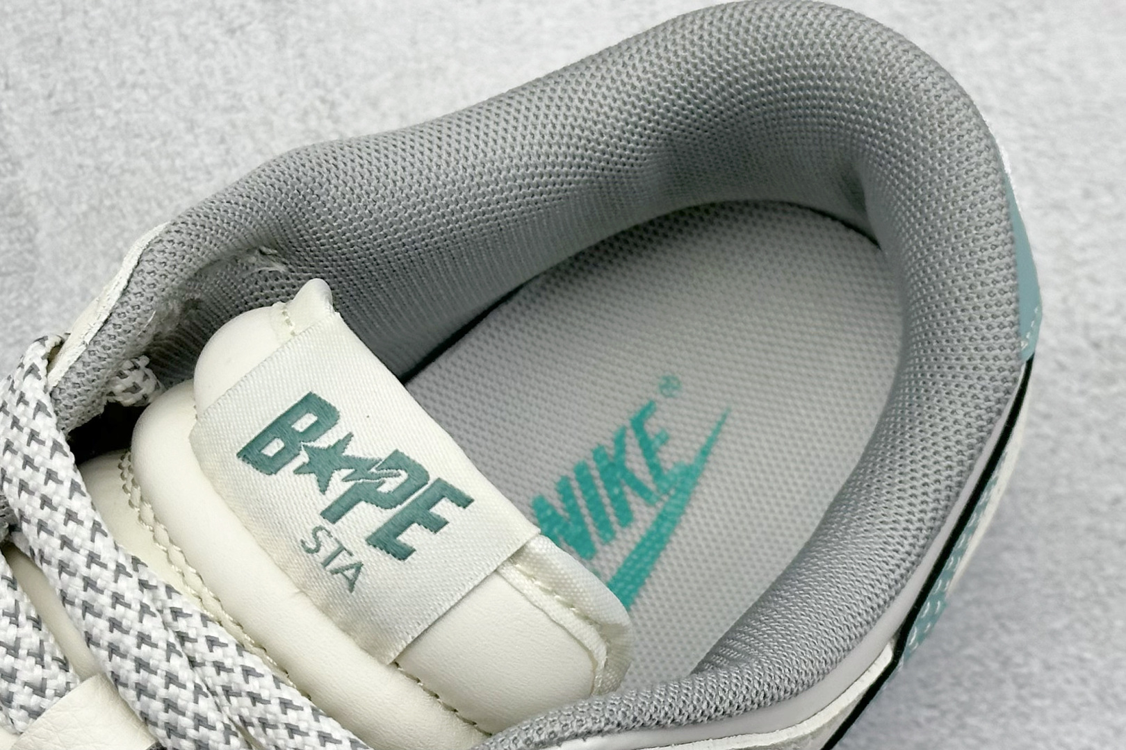 
Nike SB Dunk Low x BAPE 灰白蓝
纯原大厂出品 极力推荐
原装头层材料 独家版