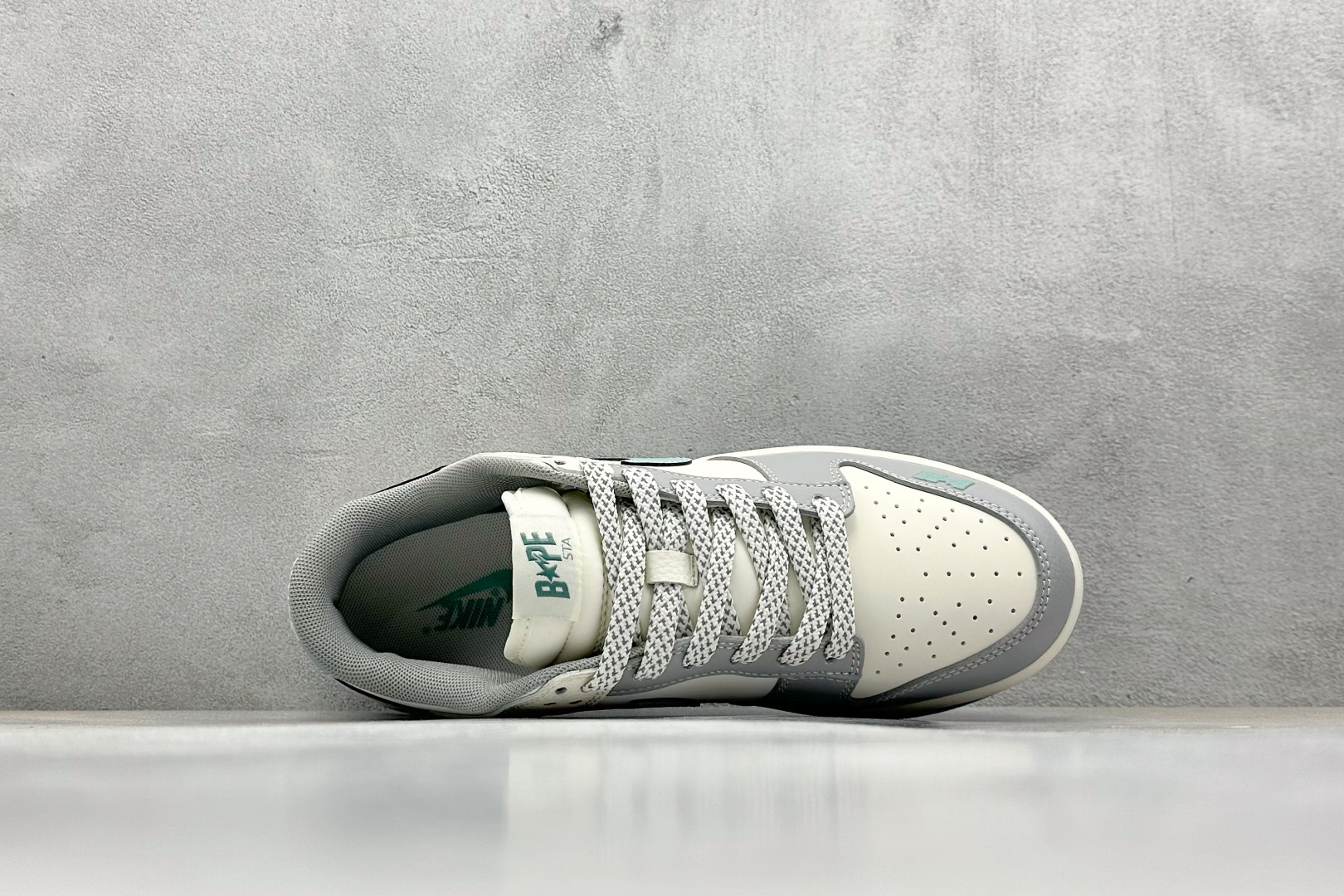  
Nike SB Dunk Low x BAPE 灰白蓝
纯原大厂出品 极力推荐
原装头层材料 独家版