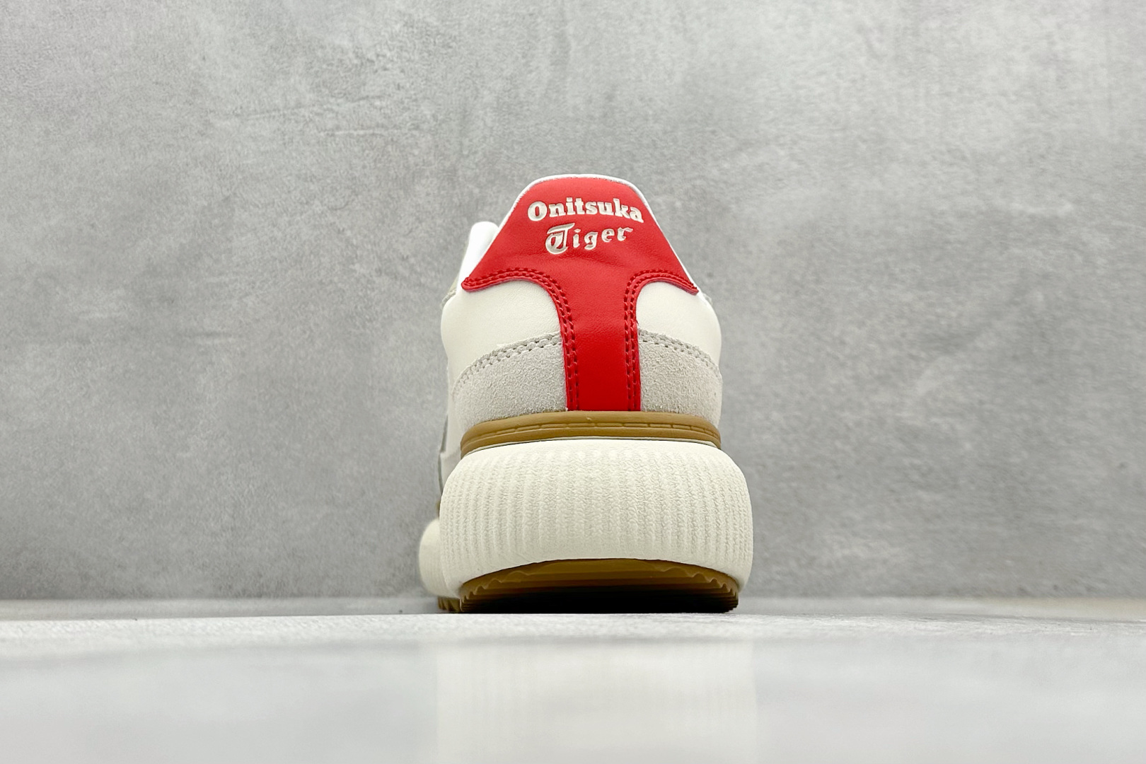  
Onitsuka Tiger鬼塚虎 Delecity 厚底运动 耐磨 低帮 生活休闲鞋 

货号：1